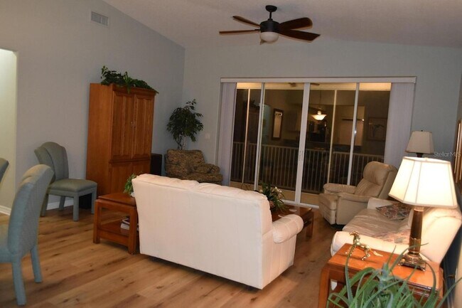 Foto del edificio - 90 San Juan Dr