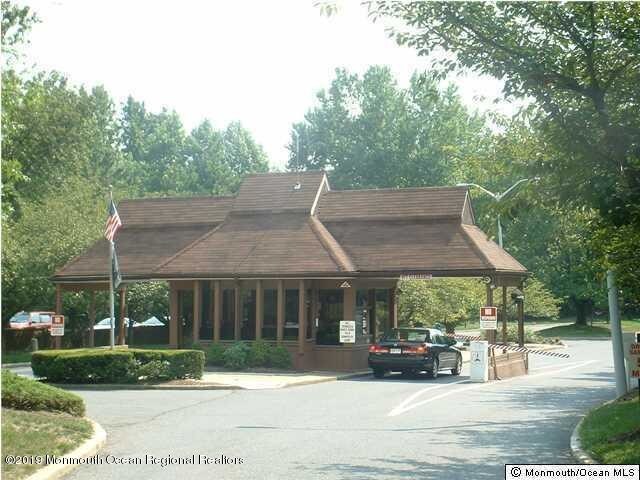 Foto principal - 28 Dickinson Ct