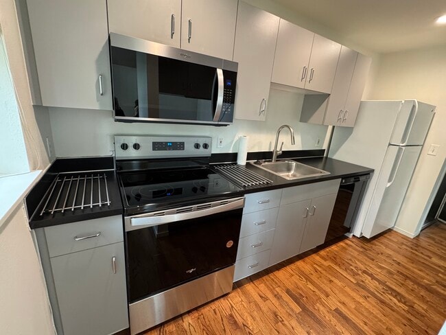 Building Photo - 1009 NW Hoyt St