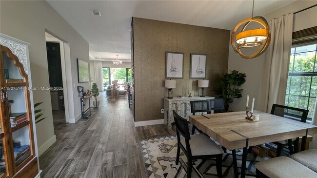 Building Photo - 2879 Gin Berry Way