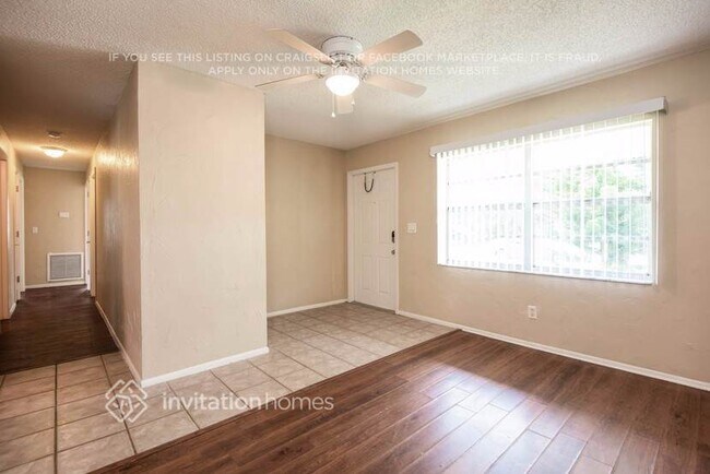 Foto del edificio - 9064 Hamlin Rd W