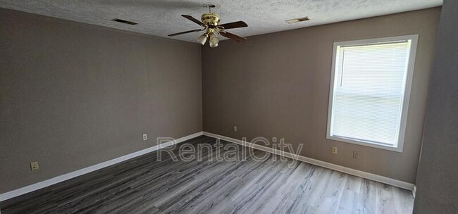 Foto del edificio - 839 Friendship Rd