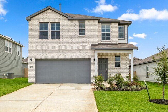 Foto del edificio - Brand New Spacious 4-Bedroom Two-Story wit...