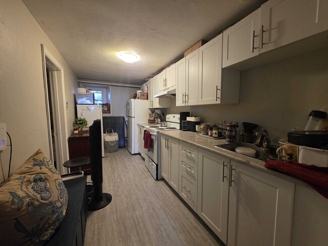 Building Photo - 134 Earl St