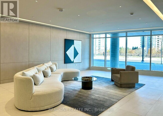 Photo du bâtiment - 30 Upper Mall Wy