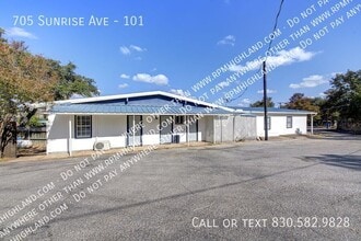 Building Photo - 705 Sunrise Ave