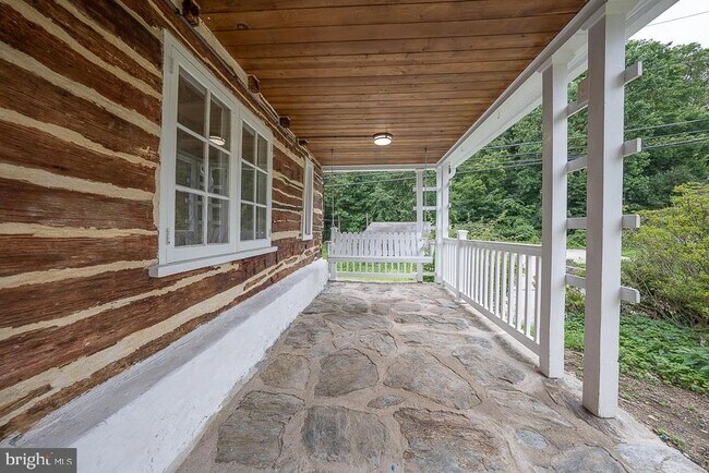 Foto del edificio - 875 Old State Rd