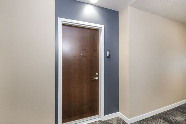 Building Photo - $250 ADMIN FEE WAIVED!!! Luxury Living at ...