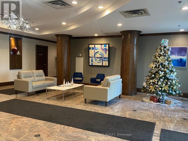 Building Photo - 23 Oneida Crescent