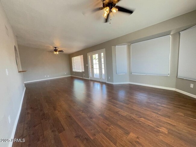 Building Photo - 4933 Los Reyes Dr