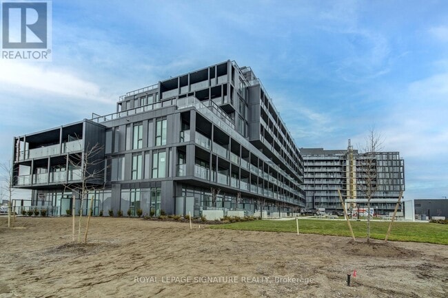 Building Photo - 3200-3200 Dakota Cmn