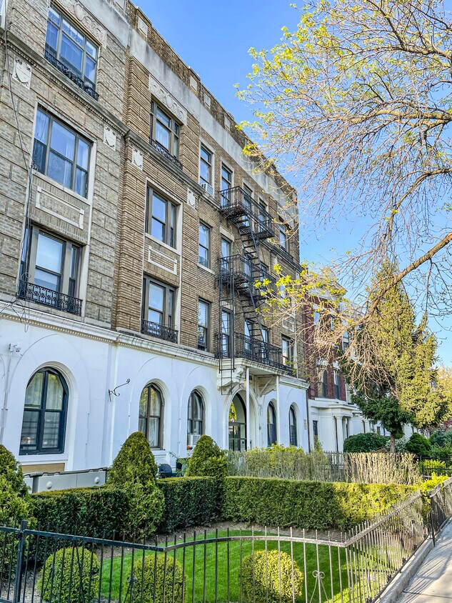 Foto del edificio - 295 Parkside Ave