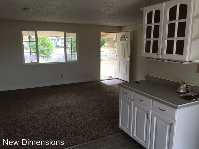 Foto del edificio - 3 br, 1.5 bath House - 280 Palace Dr.