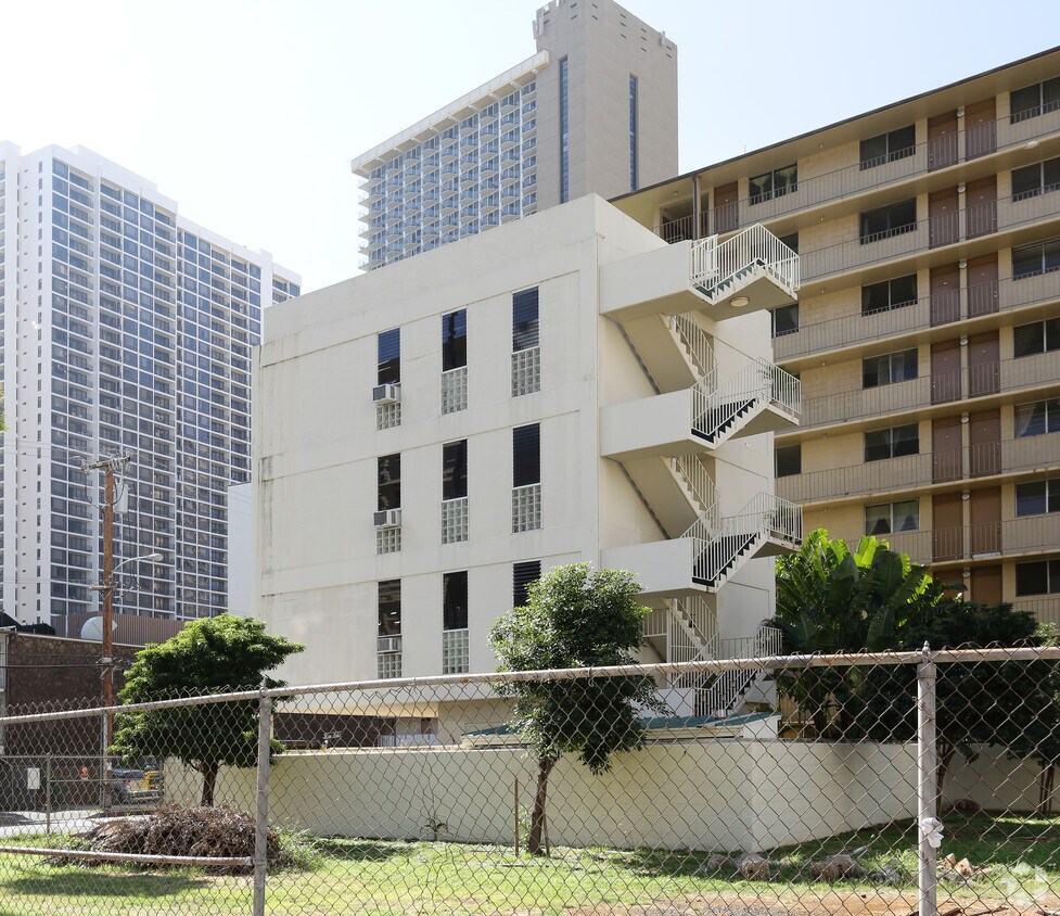 Building Photo - 240 Liliuokalani Ave