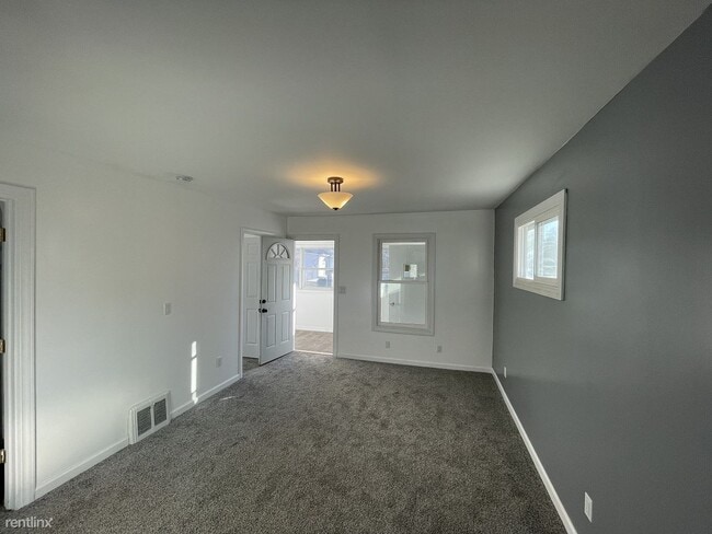 Building Photo - 3 br, 1 bath House - 602 E Bird St