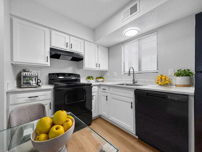 Kitchen - Rock Ridge Commons