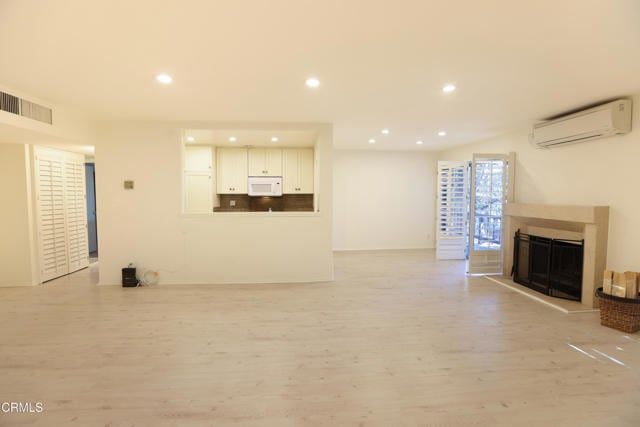 Foto del edificio - 1127 E Del Mar Blvd