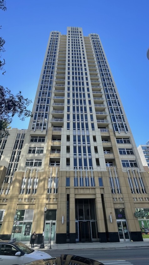 Foto principal - 1400 S Michigan Ave