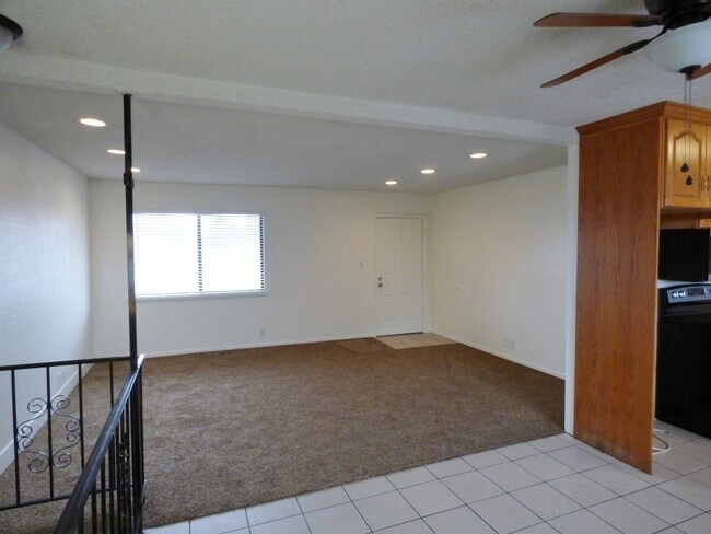 Foto del edificio - Remodeled 4 Bd Home with 23'x35' Heated Wo...
