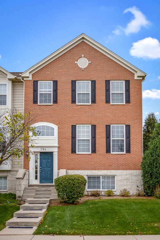 Primary Photo - 294 Comstock Dr