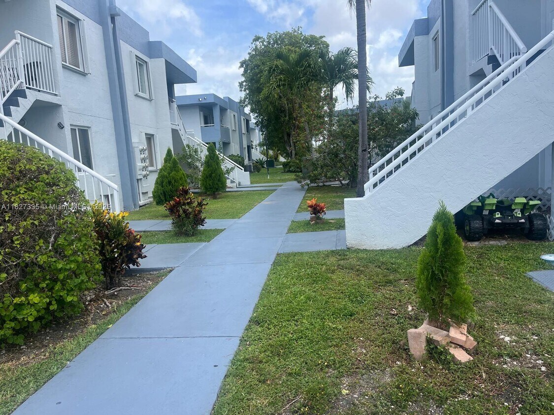 Primary Photo - 6214 SW 131st Ct
