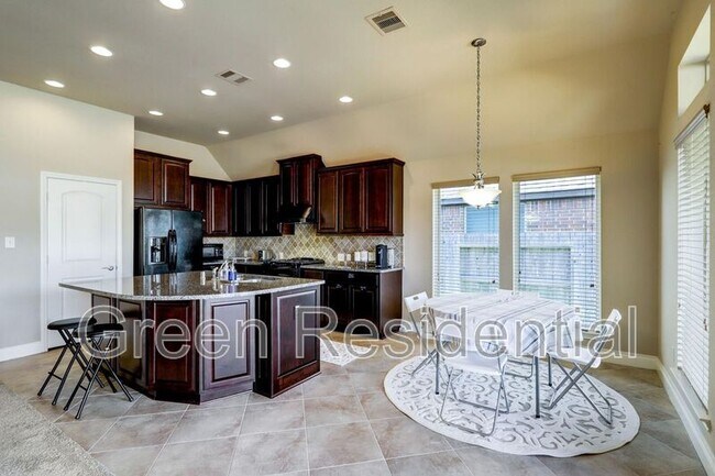 Building Photo - 13809 Evening Wind Dr