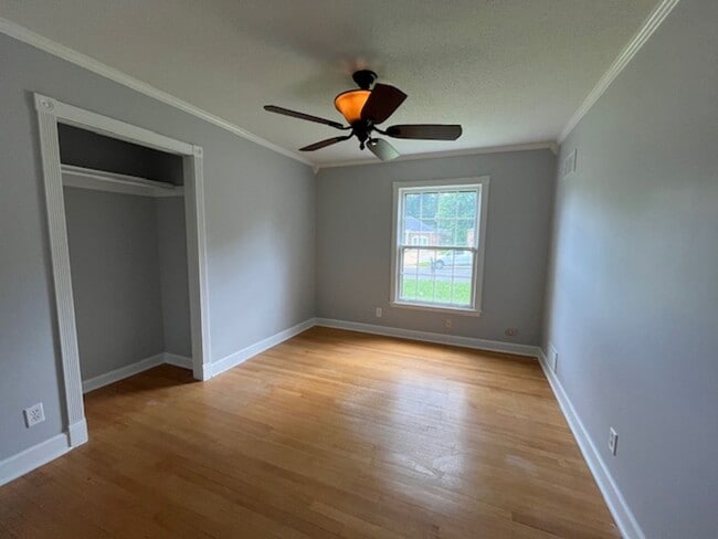 Building Photo - Renovated 3 Bedroom 1.5 Bath Home for Rent!