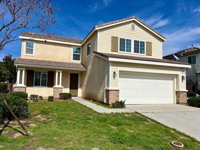 Building Photo - Beautiful 4 bedroom Menifee home available...