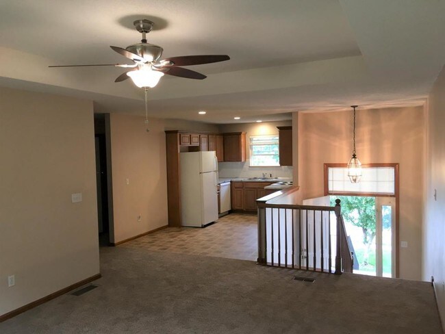 Building Photo - 7323 Hedge Lane Terrace