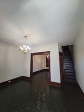 Building Photo - 603 E Spruce St