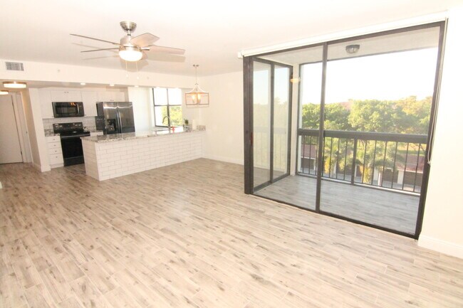 Building Photo - 950 Lavers Cir