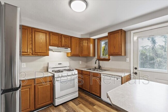 Building Photo - 518 Nordeen Dr