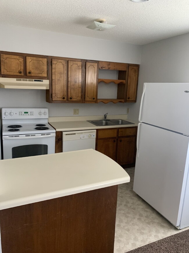 Building Photo - 523 Hutchens Rd