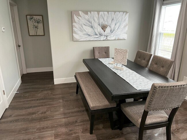 Foto del edificio - Fully Furnished rental with excellent cent...
