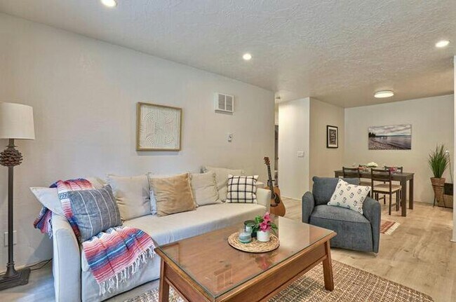 Foto del edificio - 3107 Golden Oaks Ln
