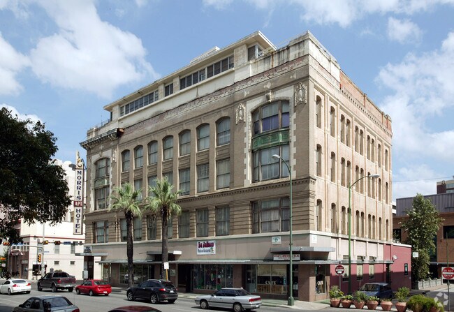 Foto del edificio - Main Plaza Market