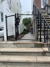 Building Photo - 41 Spruce St