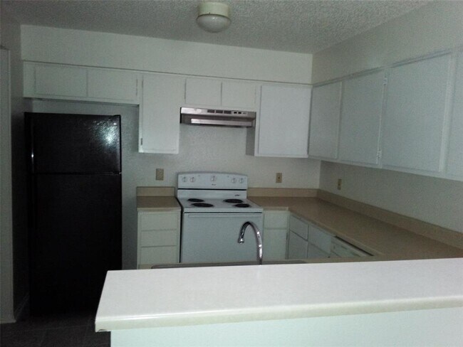 Foto del edificio - 6333 Cattails Ln
