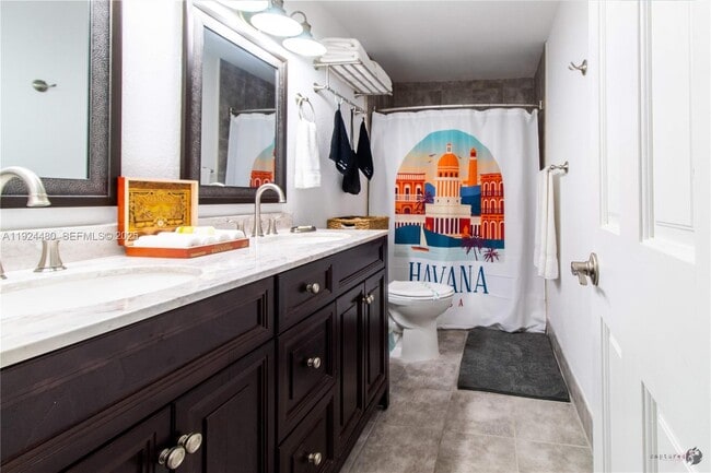 Foto del edificio - 985 SW 10th St