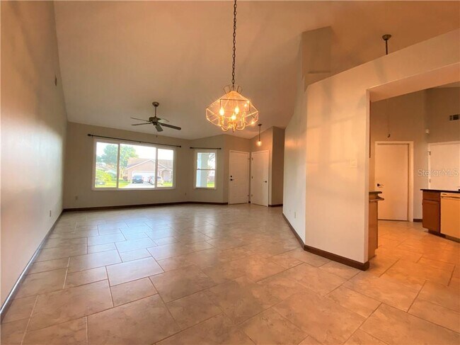 Foto del edificio - 1557 Amherst Ln