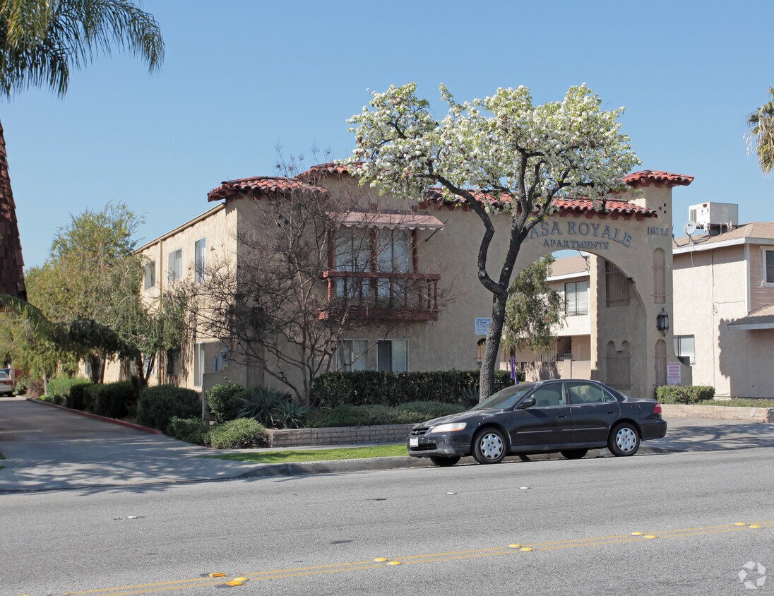 Primary Photo - Casa Royale