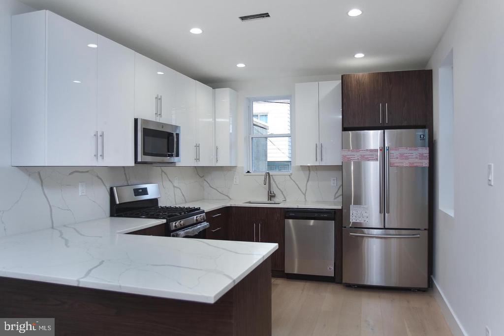 Foto principal - 5844 Fernwood St
