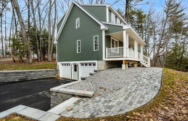 Building Photo - 4 Pinehurst Ave