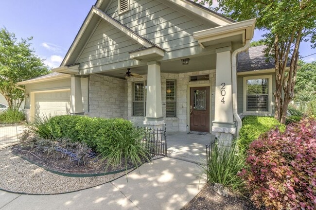 Building Photo - Beautiful Home in Old Town Georgetown