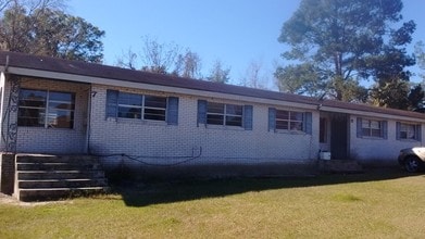 Building Photo - 5218 Field Dr