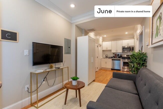 Foto del edificio - Room in Shared 3 bed/1 bath home