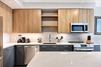 Building Photo - 12000 Inspiration St