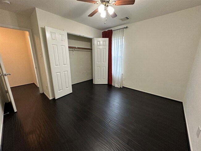 Foto del edificio - 7706 Sagemark Ridge Dr