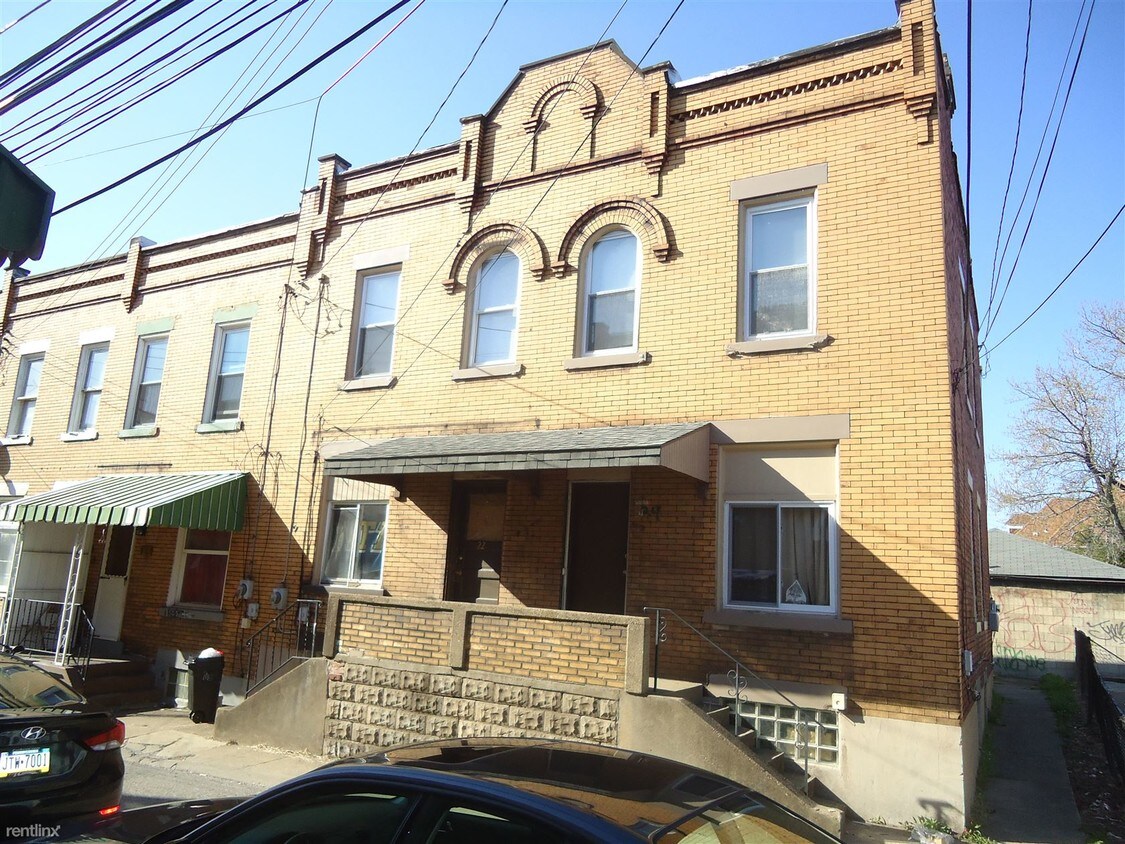 Primary Photo - 2 br, 1 bath Townhome - 8 Edith Place