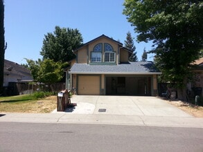 Building Photo - 8694 Bluefield Way